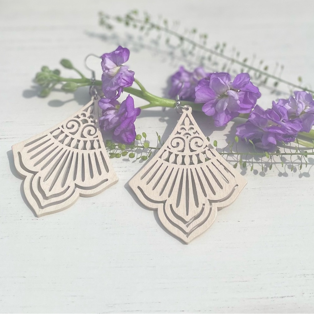 BEIGE RUSTIC EARRINGS ✨